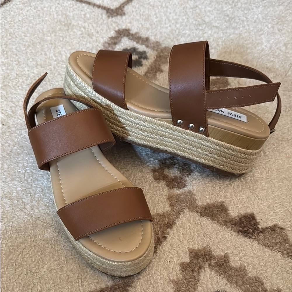 Brand new Steve Madden Fifer Cognac platform sandals